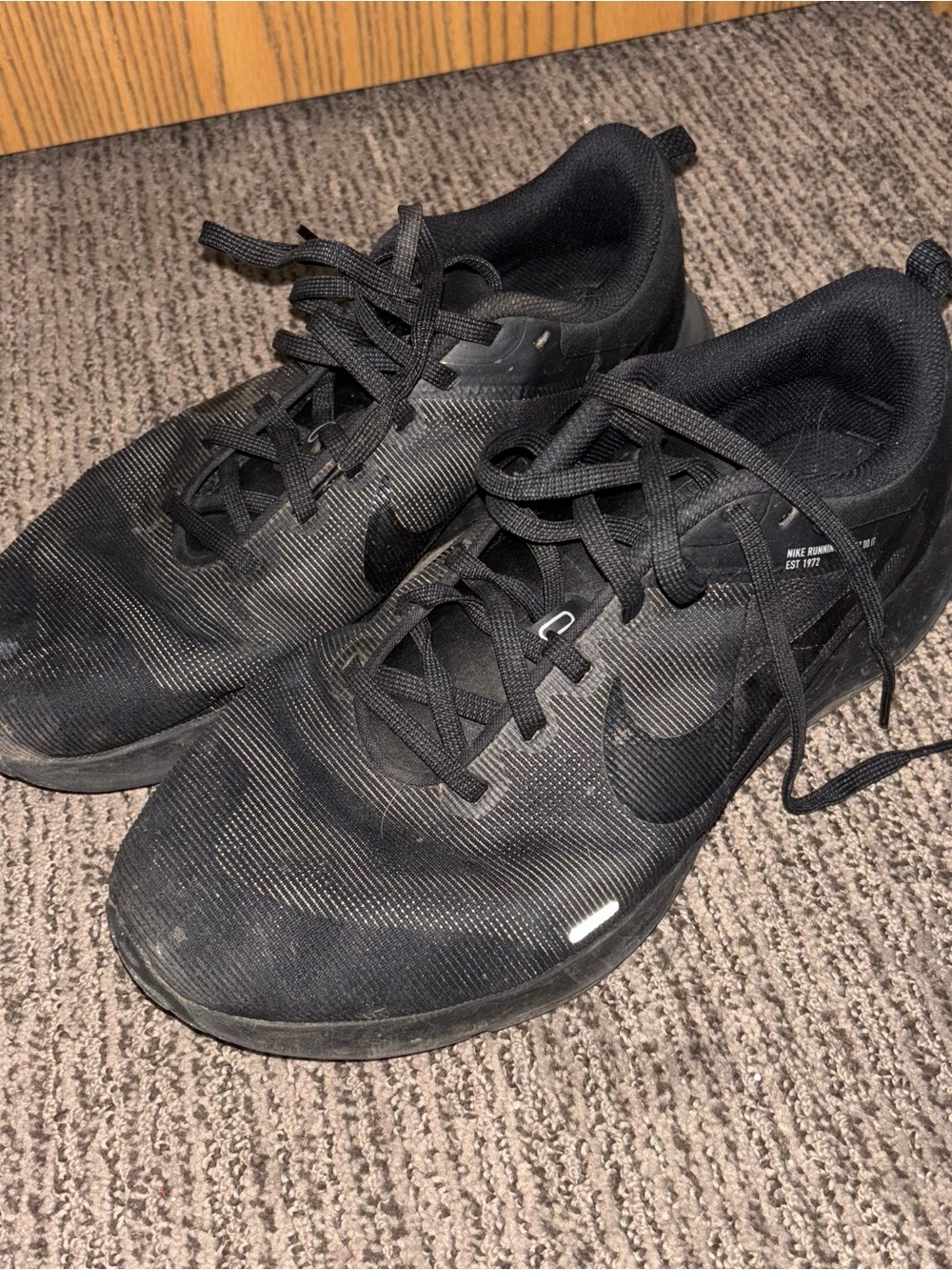 Nike Black Men's Lightweight Downshifter 12 Sneakers